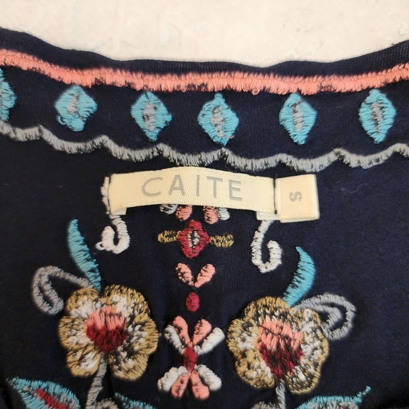 Caite Size S Embroidered Navy Top Floral Athleta Tunic Batwing Sleeves - Picture 7 of 9